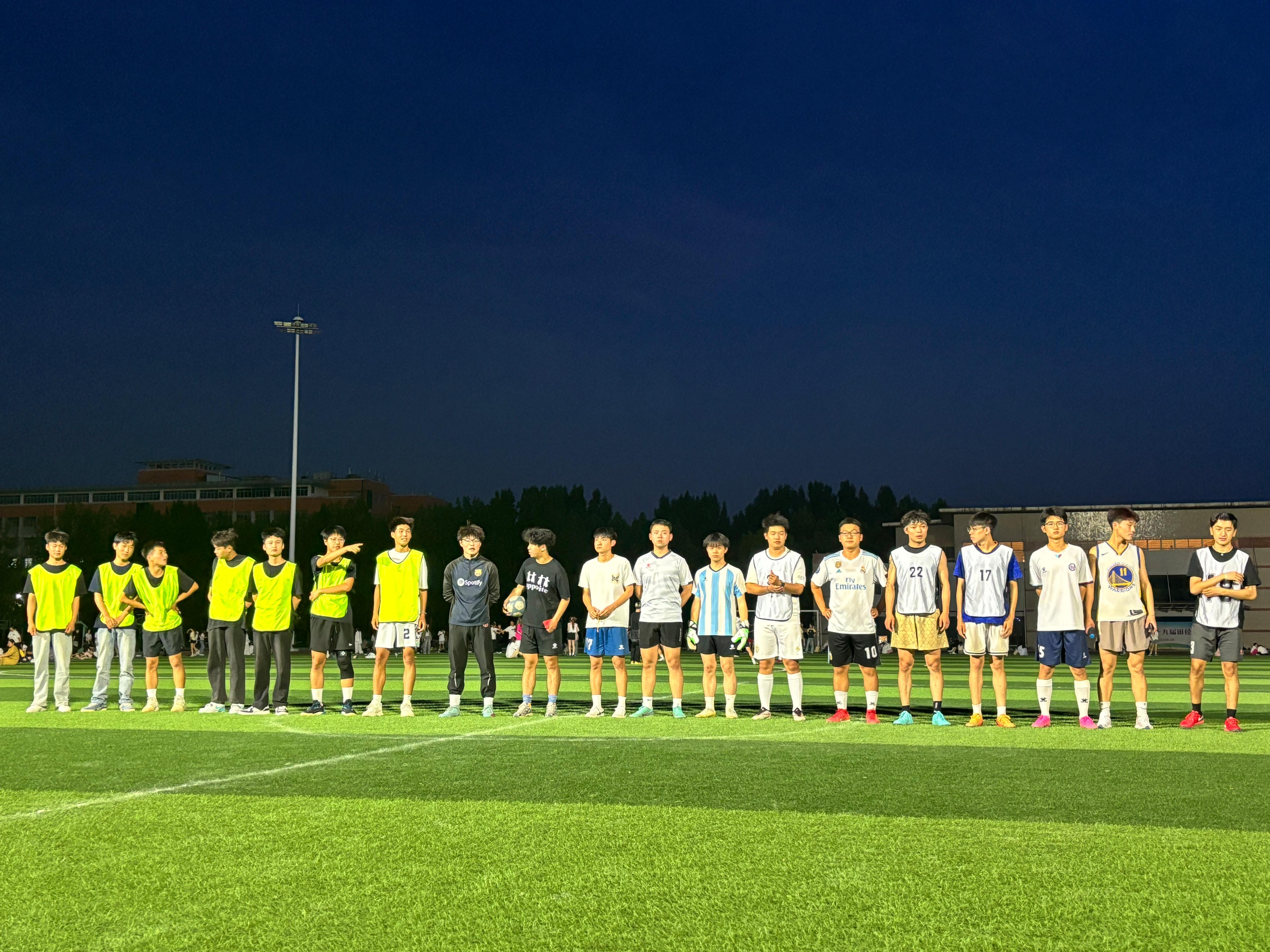 关于不来梅绿白军团备战重要战役，披荆斩棘追求胜利的信息